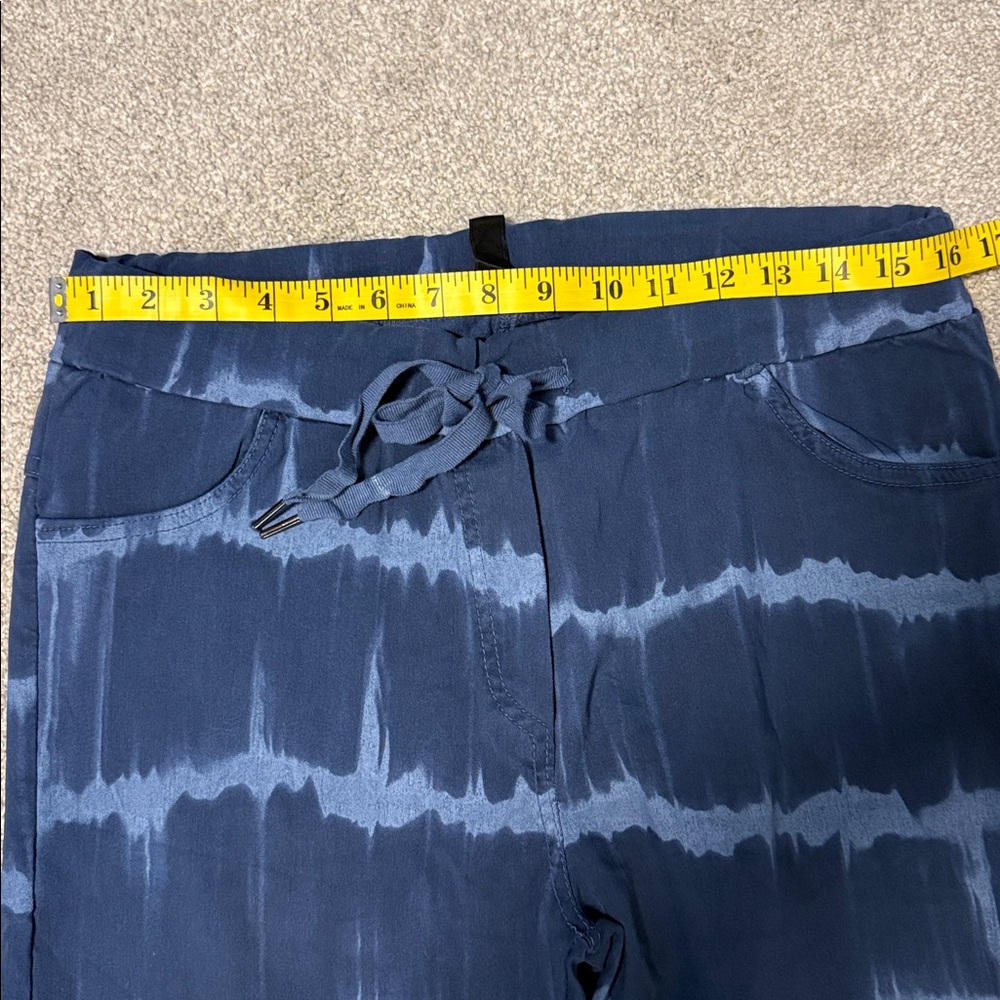 NWOT Stylish Blue Tie-Dye Skinny Pants - Picture 5 of 6